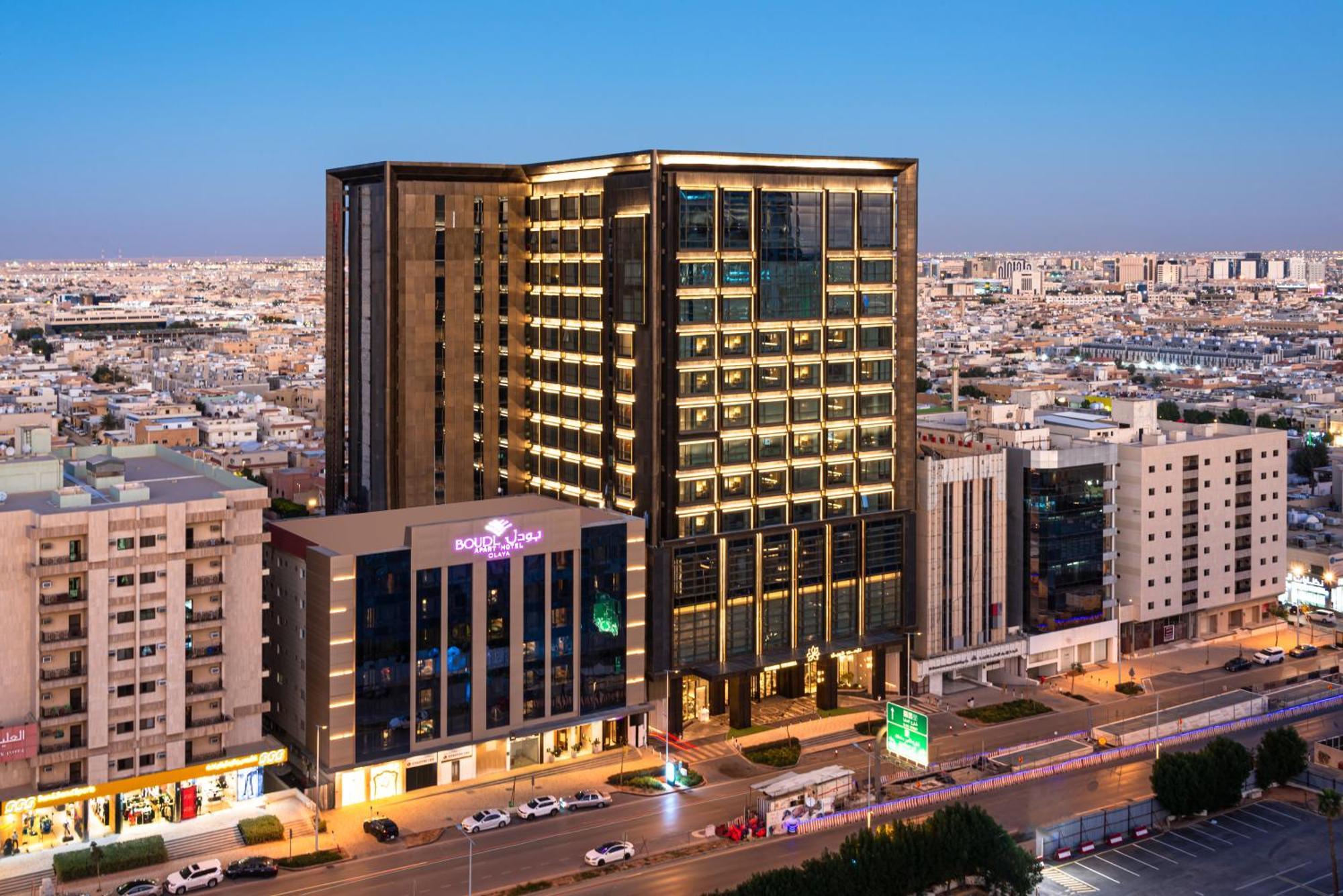 Narcissus The Royal Hotel Riyad Dış mekan fotoğraf The hotel at night